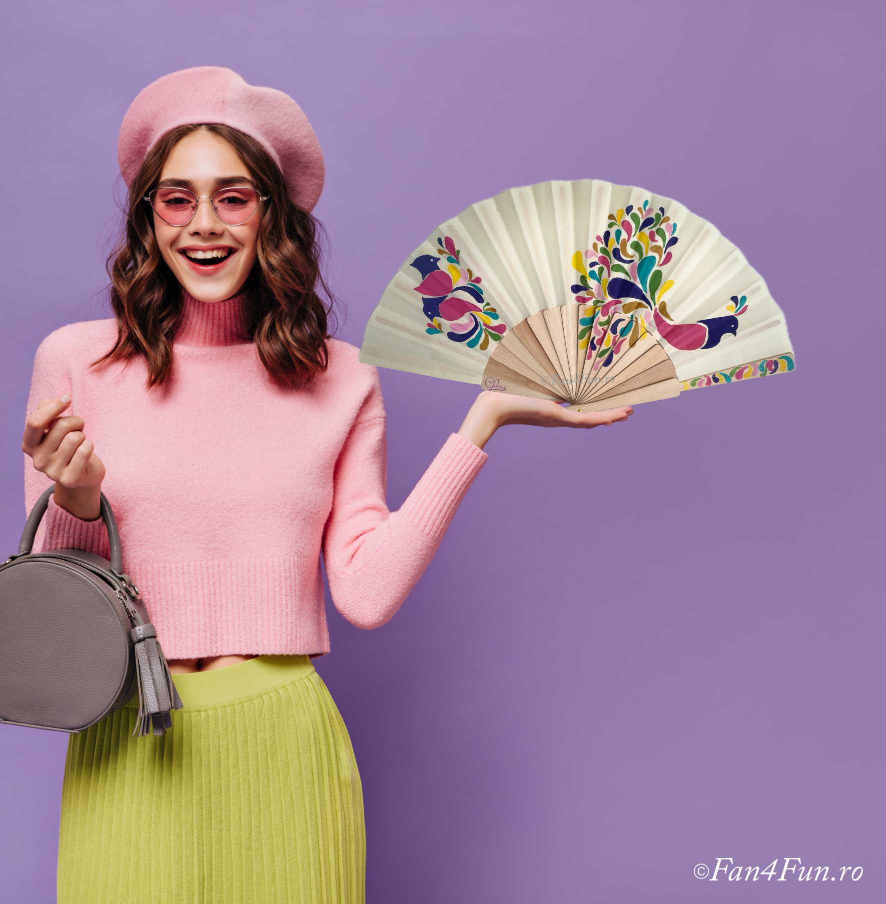 Peacock's Grace Fan